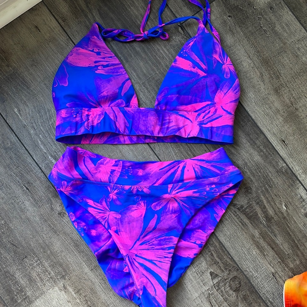 Salty Honey bikini top and bottom size large